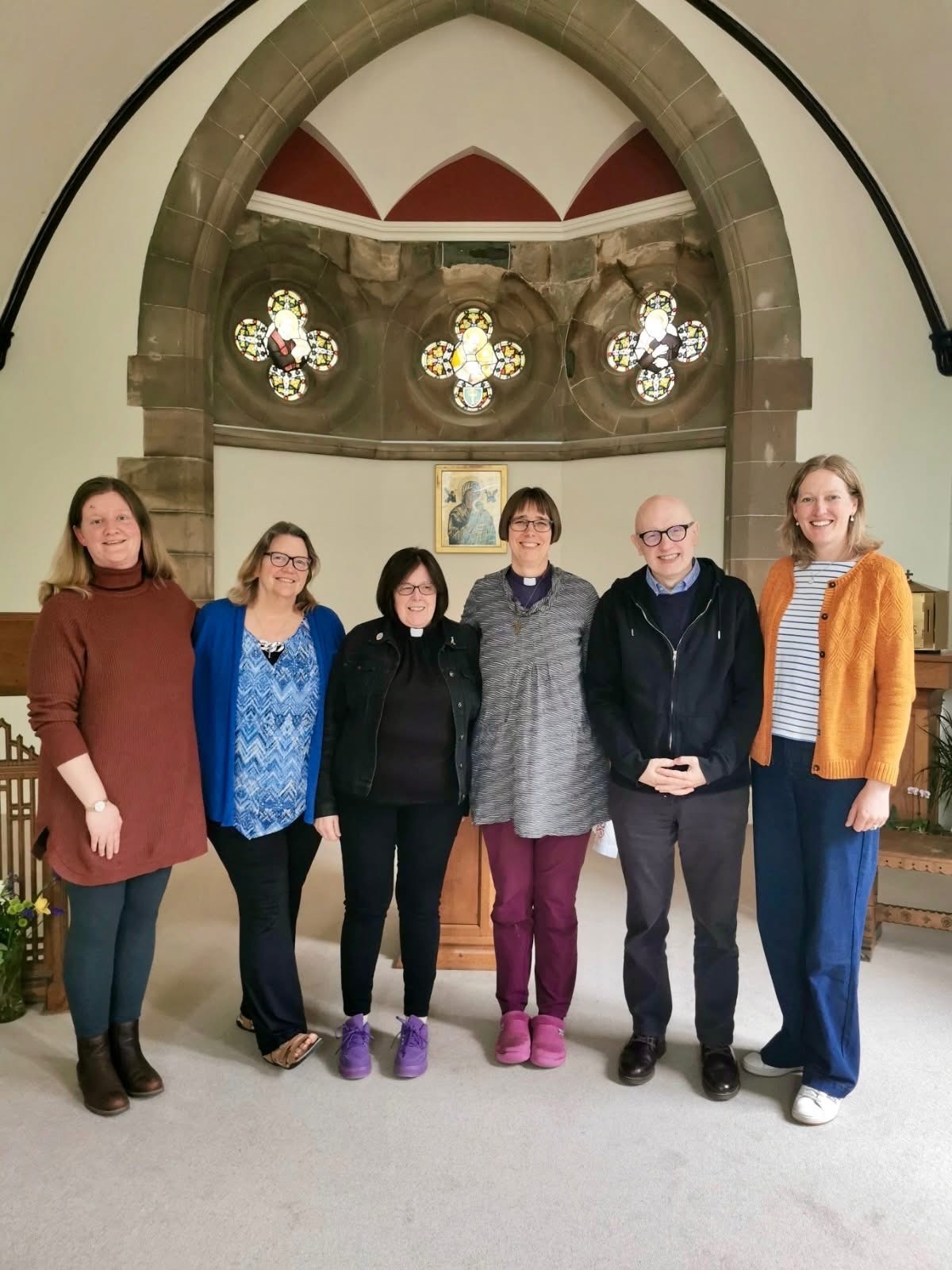 The four leaving students and two SEI staff stand together for a photo at the final Sunday Eucharist for the 2025/26 academic year.